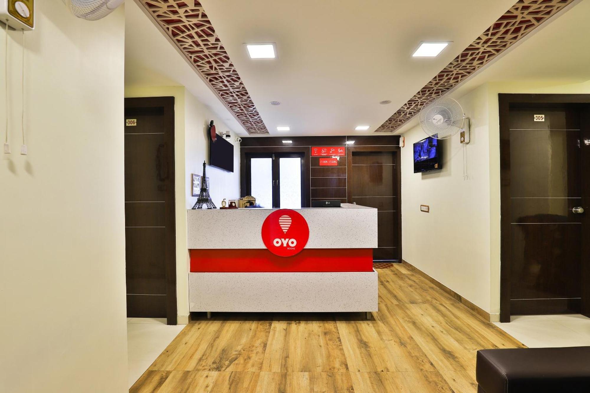 Hotel O Red Apple 아흐메다바드 외부 사진